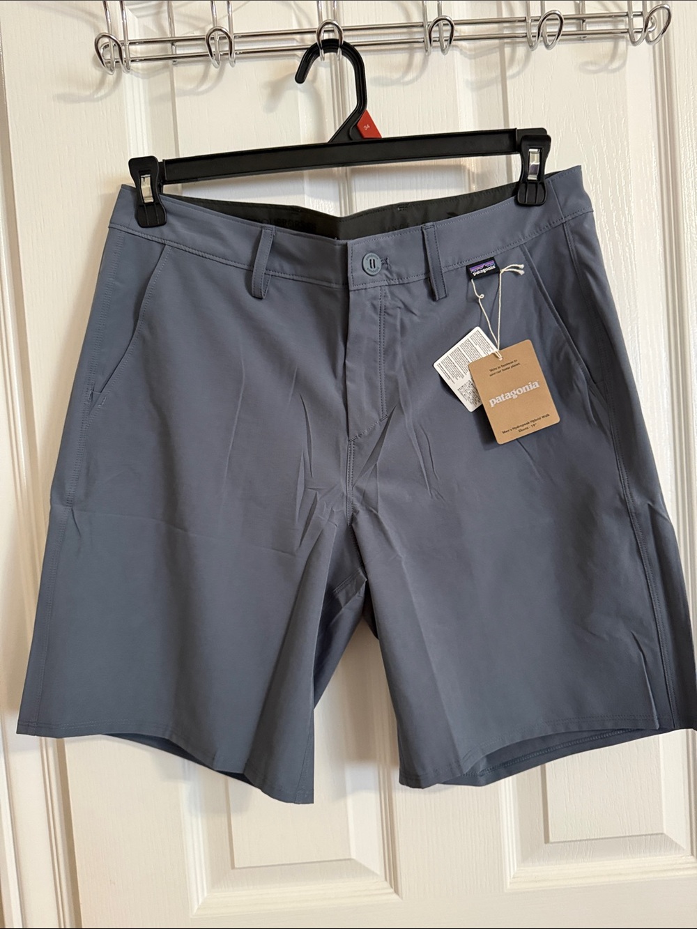 Patagonia Men's Hydropeak Hybrid Walk Shorts 19”. Waist size 32